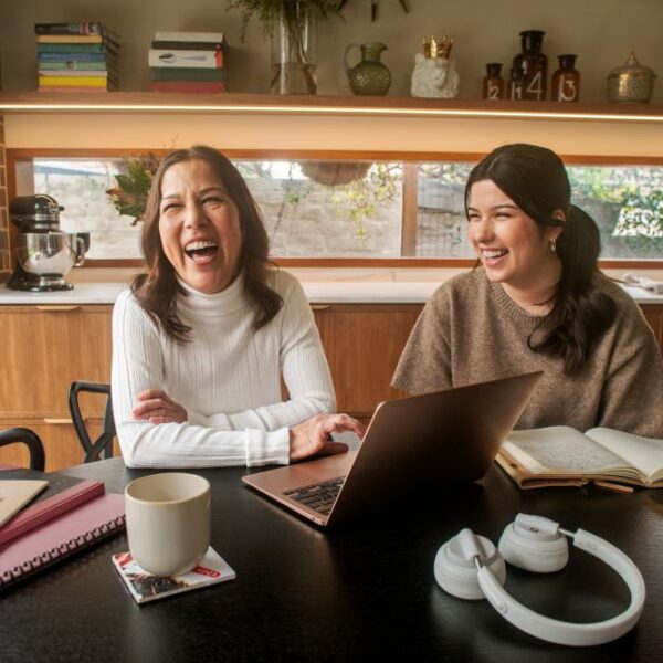 Debora Costa and her daughter in a cafe